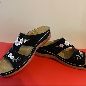 New, Women’s Sandals